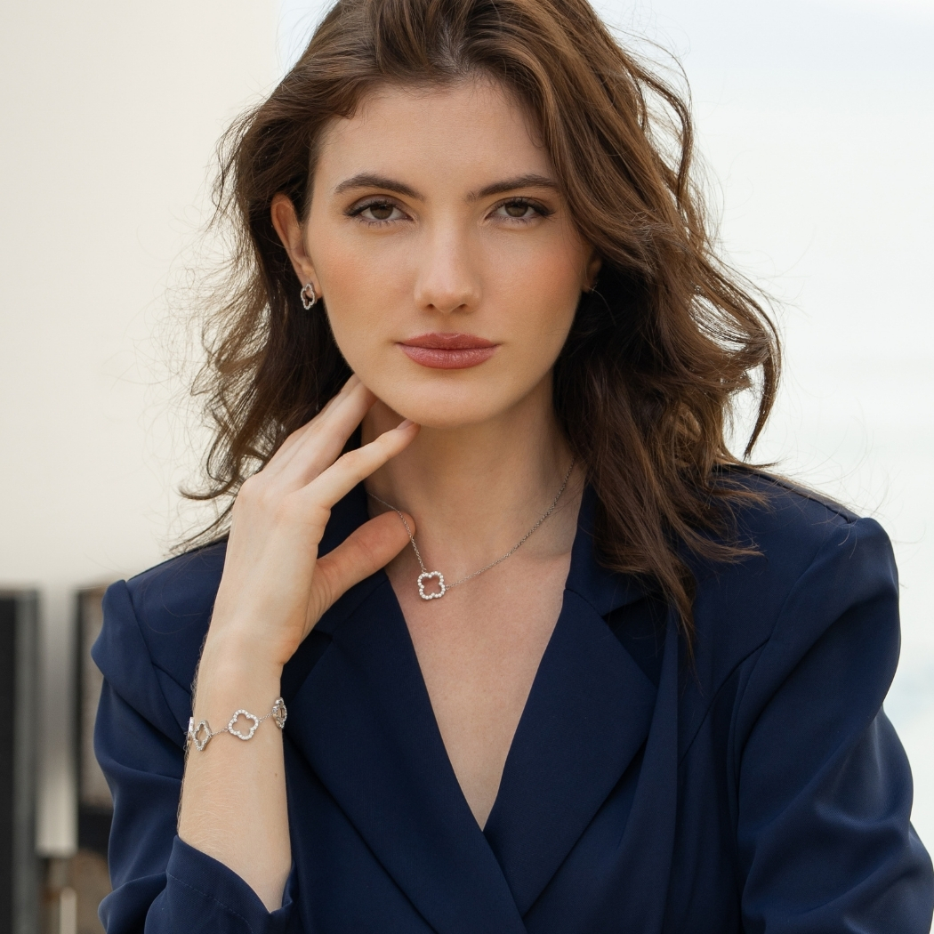 LOBA Necklace Silver