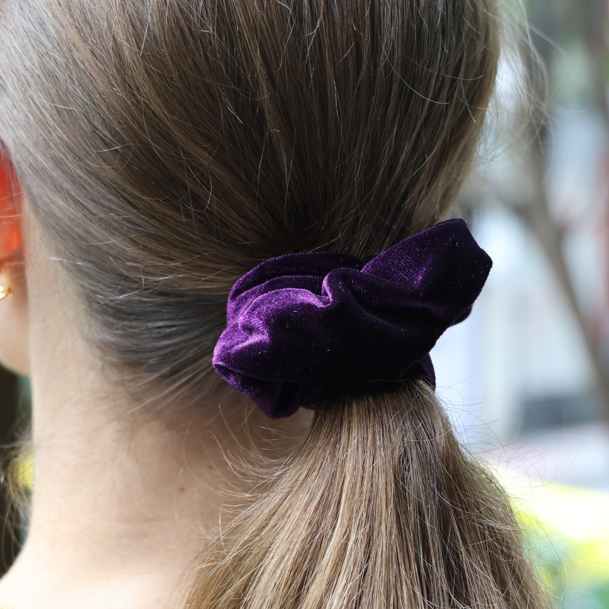 CAMILLA Samt Scrunchie