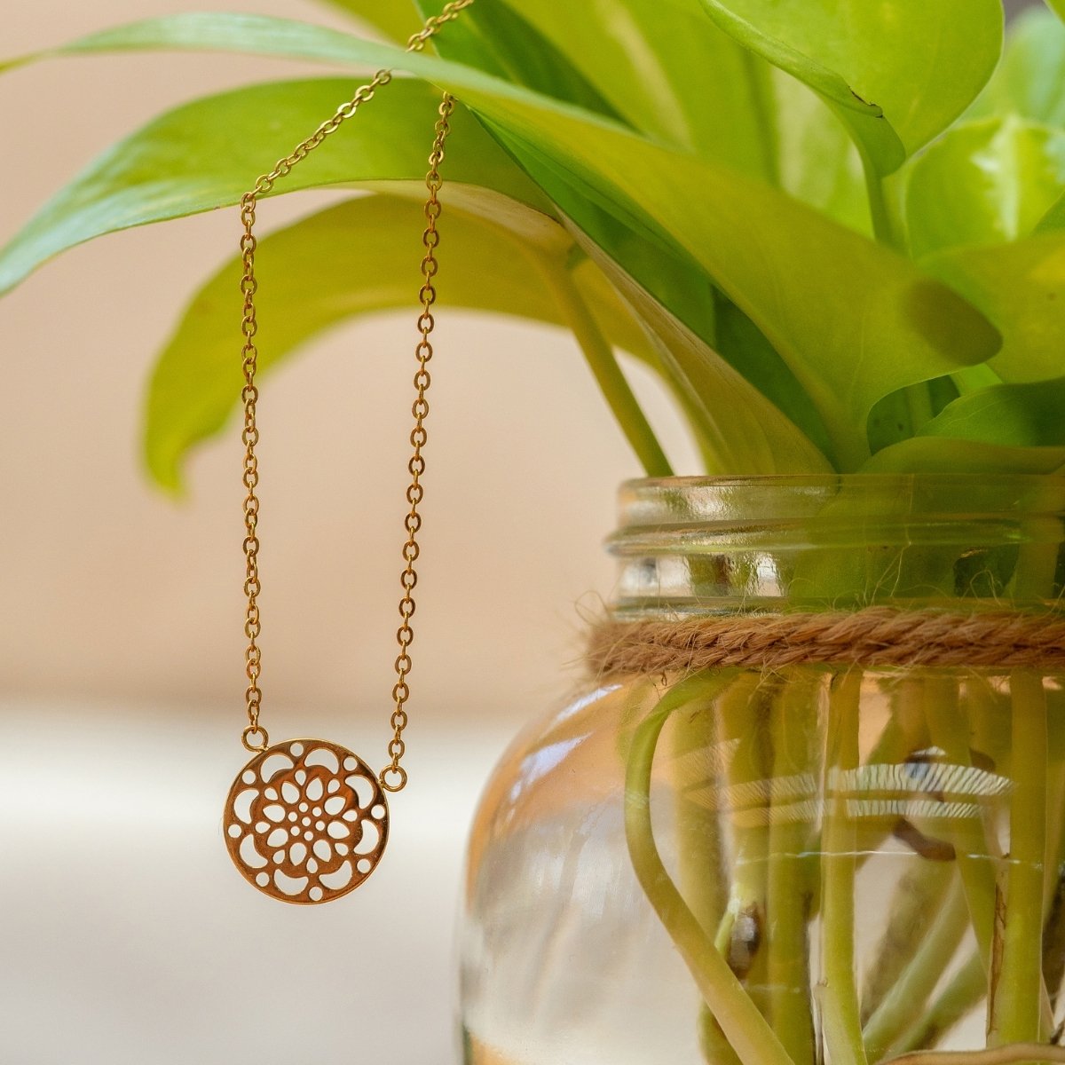 LIRANI Necklace Gold